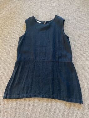 Bryn Walker tunic top.  Side slits  size S.  Heavy linen.  Navy blue